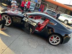 ئەستۆن مارتن V8 ڤانتەیج رۆدستەر